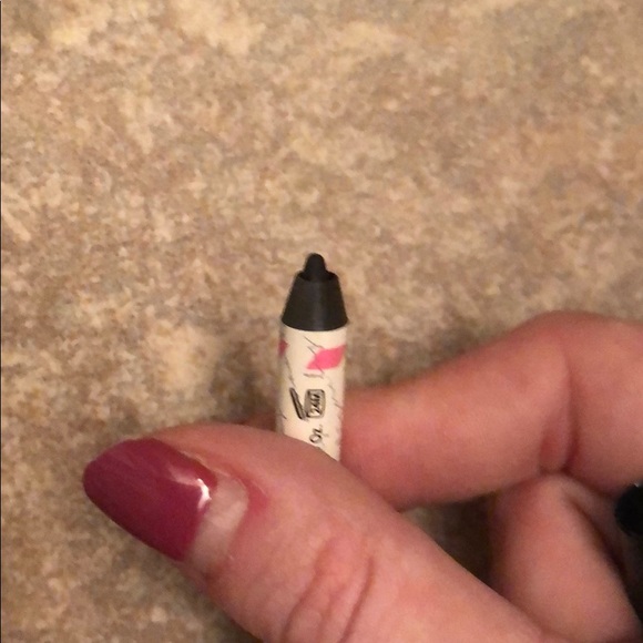 Too Faced Love Eyeshadow Pallet - Picture 3 of 7